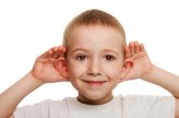 Migdałki a kłopoty ze słuchem u dziecka